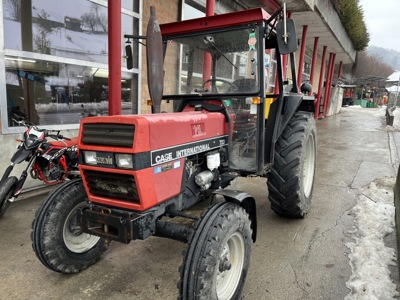 Traktor Case IH 733