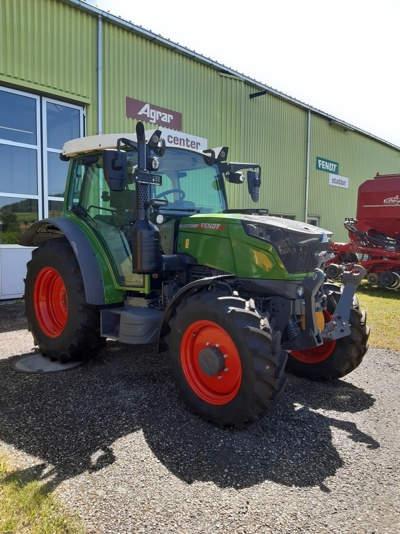 Traktor Fendt 211 GEN * Profi Plus