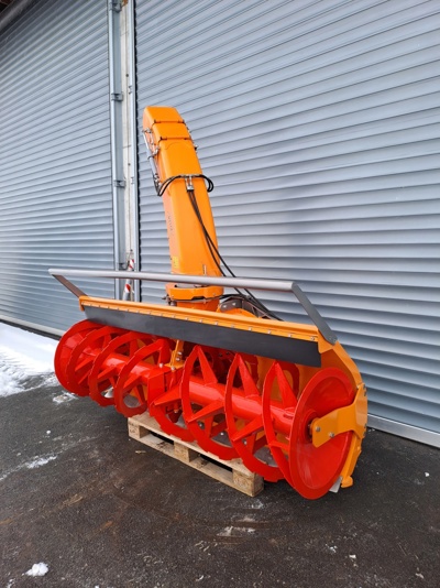 WESTA Schneefräse 6570 2.2m an AEBI TT