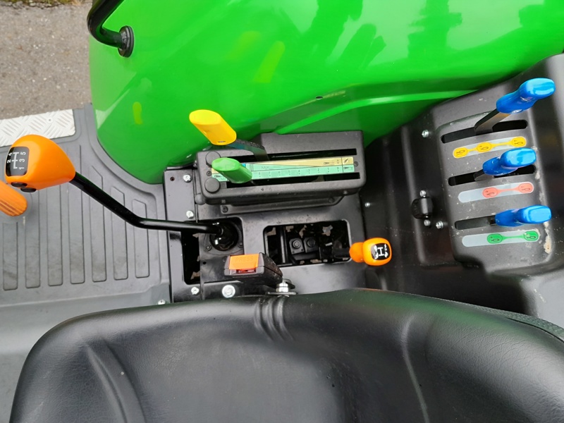 Traktor Deutz 5115 TB mit Überrollbügel