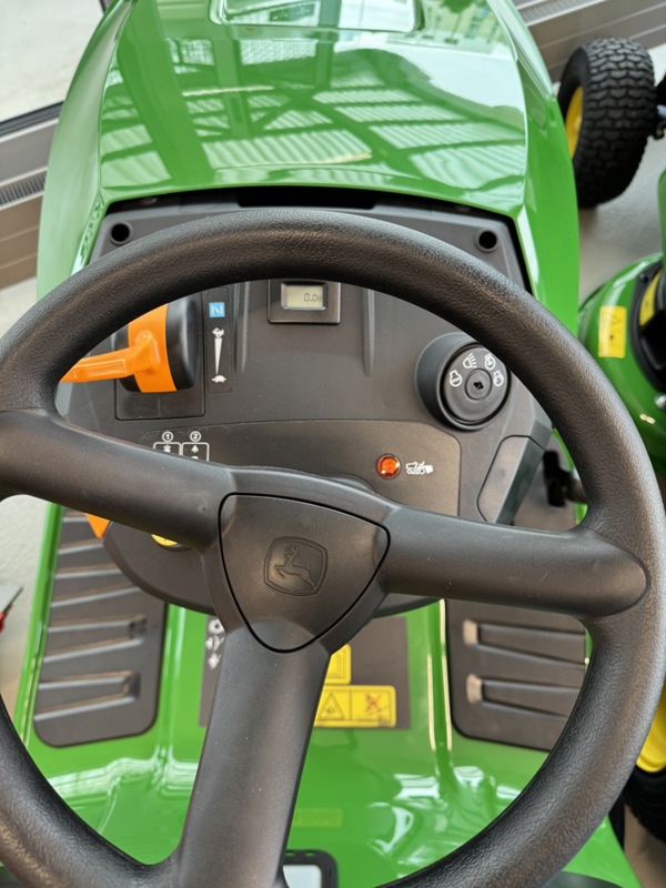 John Deere X117R - Schipper Mechanisatie - Putten