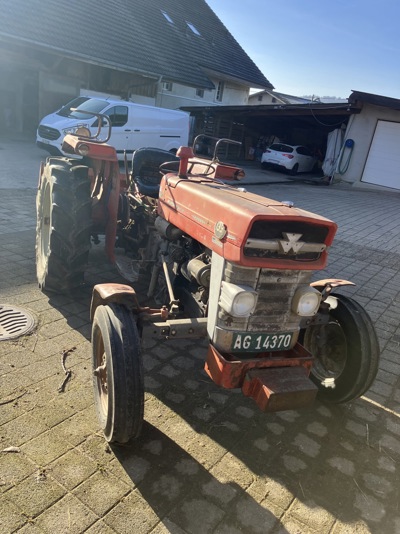Traktor MF 135 super x  4 Gang
