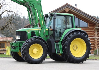 Allrad-Traktor John Deere 6930 Premium mit Frontlader 753, 182 PS, 3'550 h