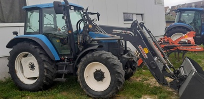 New Holland TS 110 mit Frontlader