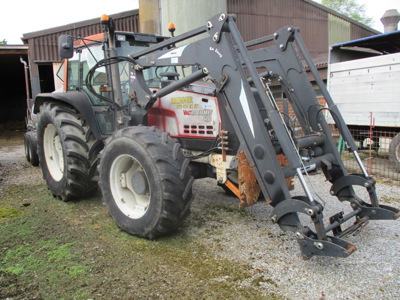 Traktor Valtra 8450 Mega